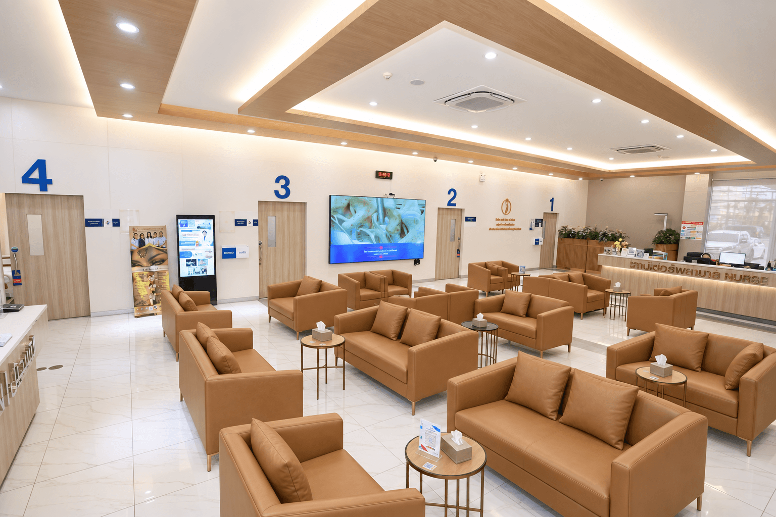 ห้องรับรองผู้ป่วย Brain & Spine Center